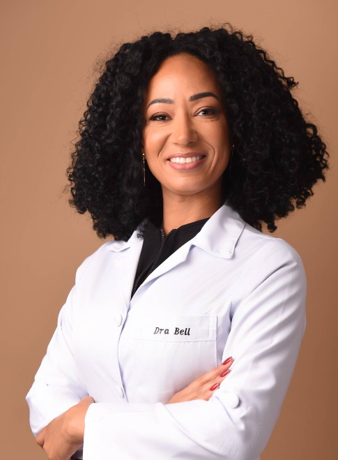 Dra. Bell, médica pediatra do consultório NiñosBell